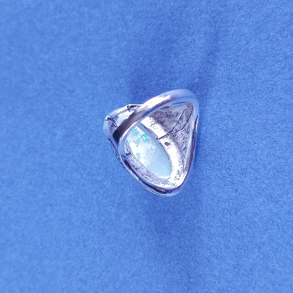 NWOT Vintage-Like Bohemian Silver Ring OVAL - Picture 5 of 6